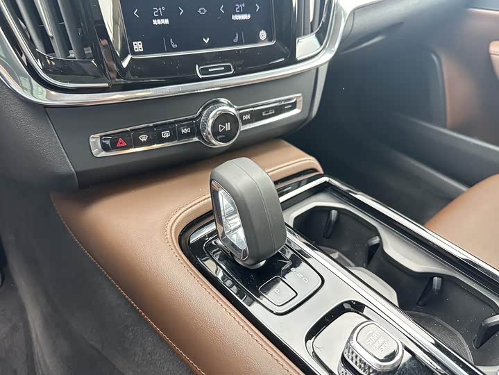 Volvo S90 Hybrid, 2023 — фото 5 из 9