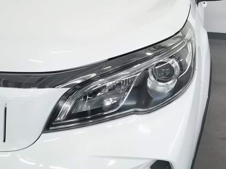 Geely Geometry EX3, 2022 — фото 7 из 9