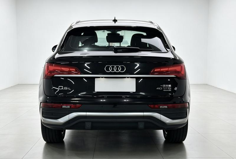 Audi Q5L Sportback, 2022 — фото 5 из 10