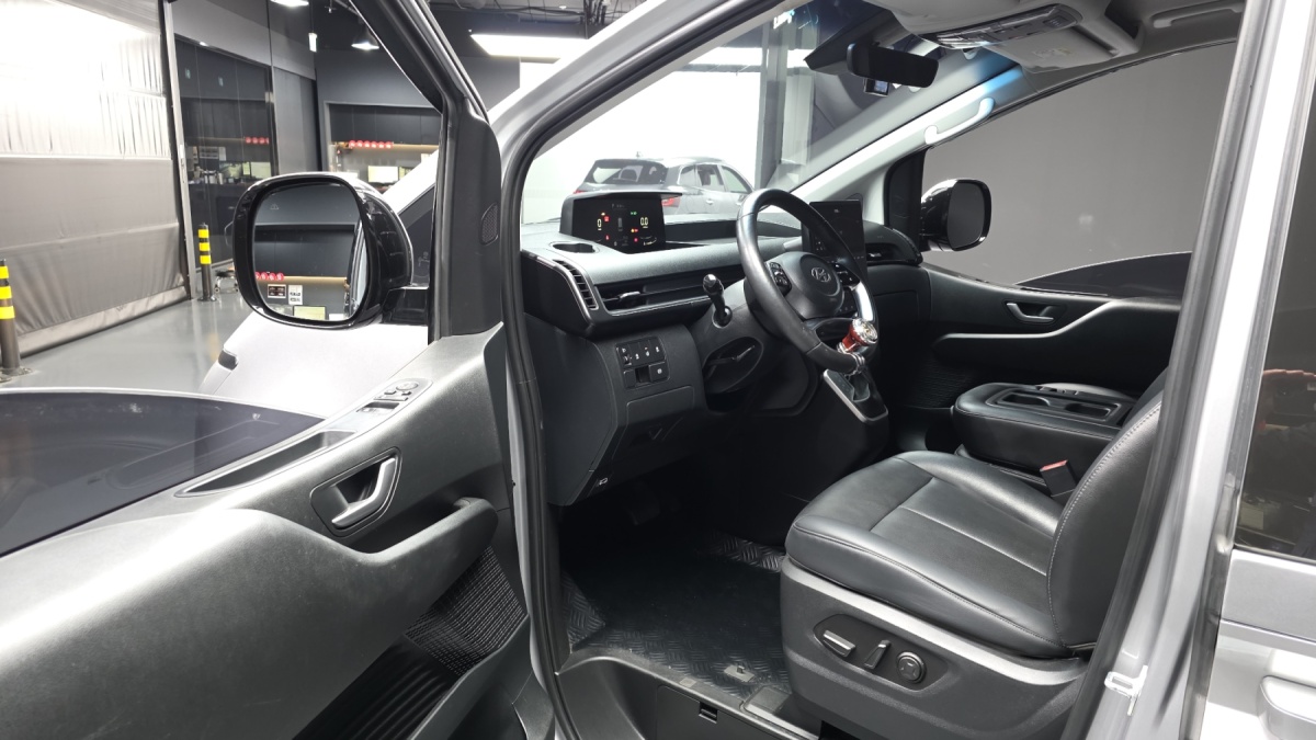 Hyundai Staria, 2022 — фото 10 из 12
