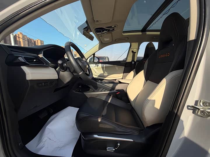 Lynk & Co 06 EM-P Hybrid, 2022 — фото 7 из 9