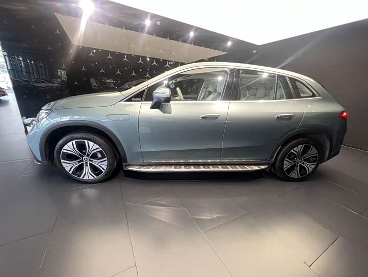 Mercedes-Benz EQE SUV, 2024 — фото 7 из 9