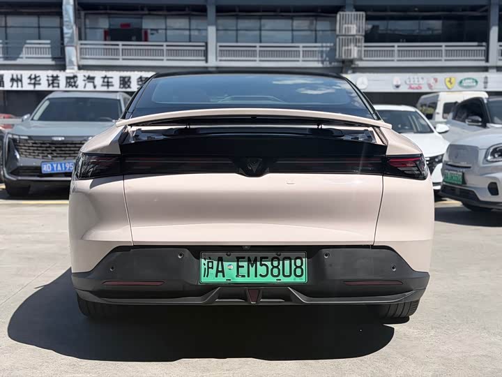BAIC Arcfox Alpha S5, 2024 — фото 5 из 9