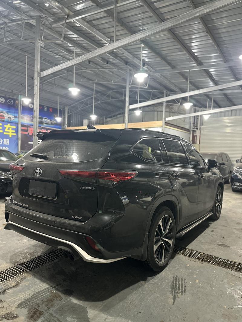 Toyota Crown Kluger, 2022 — фото 6 из 9