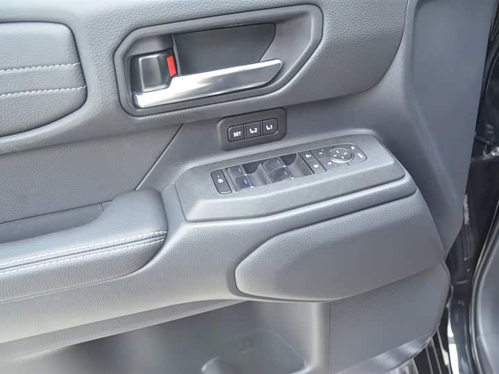 Toyota Prado, 2025 — фото 7 из 9