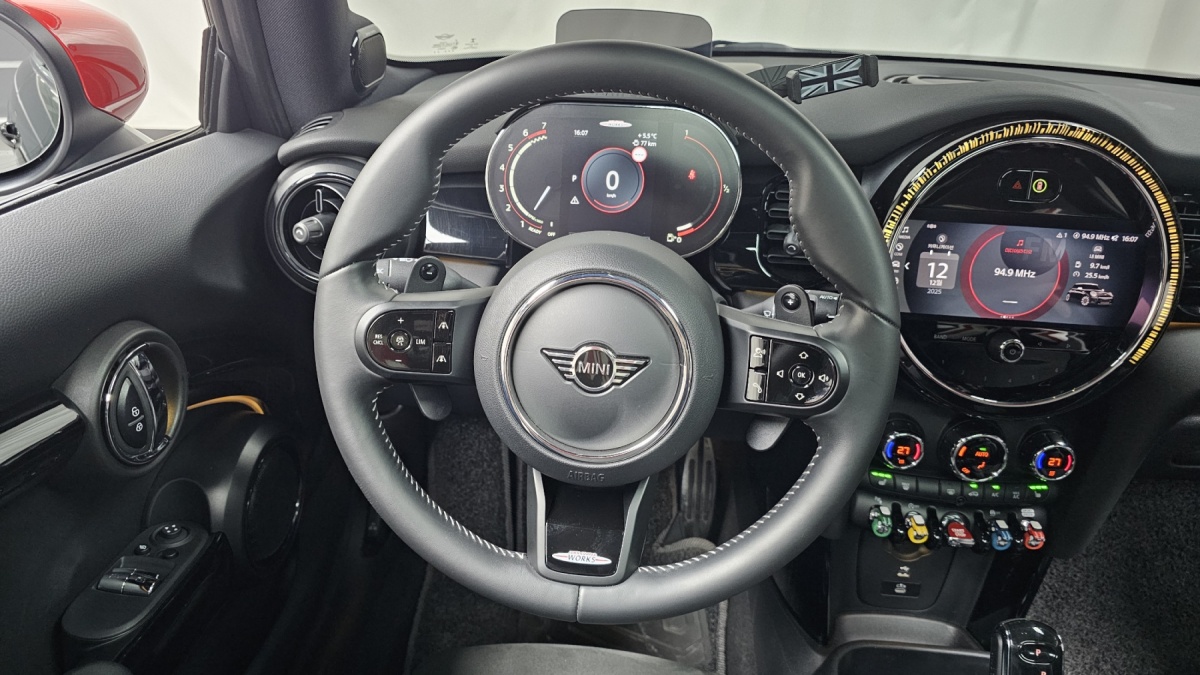 Mini Cooper, 2022 — фото 12 из 12