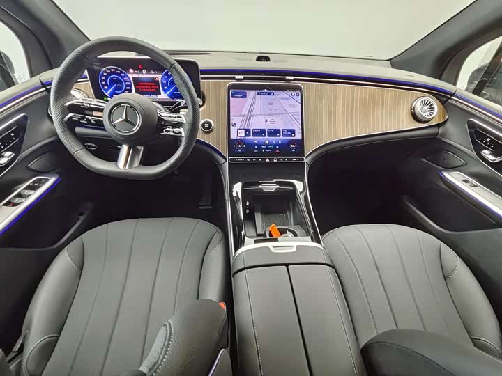 Mercedes-Benz EQE SUV, 2025 — фото 9 из 9