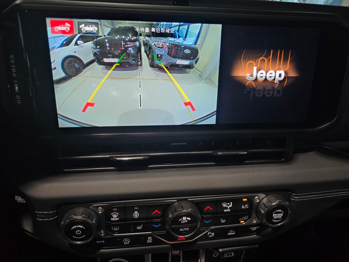 Jeep Wrangler, 2025 — фото 9 из 12