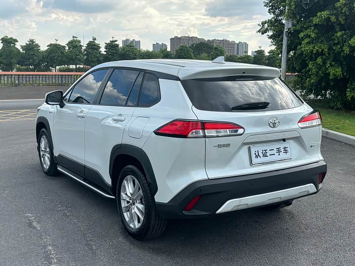 Toyota Corolla Cross, 2024 — фото 5 из 9