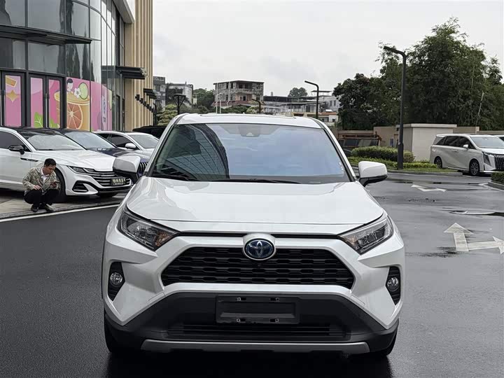 Toyota RAV4, 2022 — фото 2 из 9