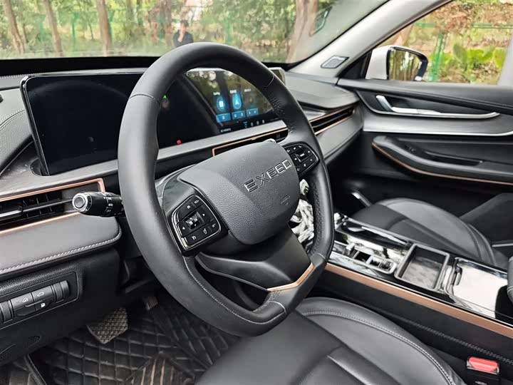 Exeed LX C-DM Hybrid, 2022 — фото 7 из 9