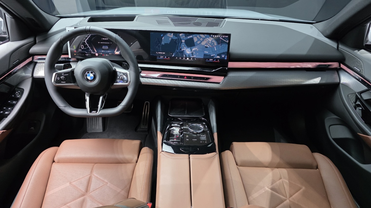 BMW 5 Series, 2025 — фото 6 из 12