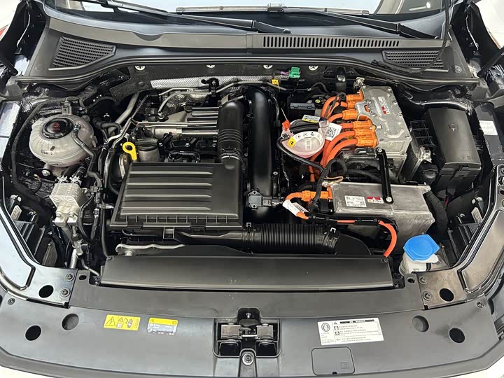 Volkswagen Passat Hybrid, 2025 — фото 9 из 9