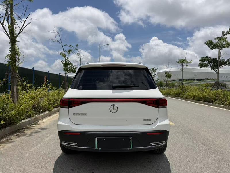 Mercedes-Benz EQB, 2023 — фото 4 из 10