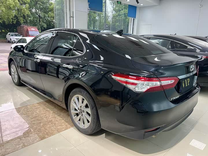 Toyota Camry, 2023 — фото 3 из 7