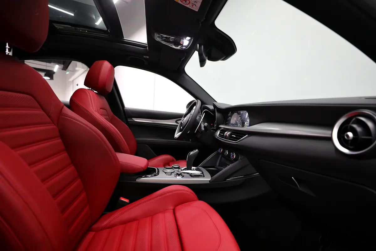 Alfa Romeo Stelvio, 2025 — фото 7 из 10