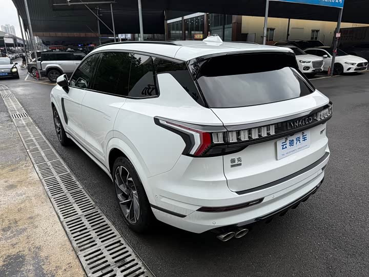 Lynk & Co 09 EM-P Hybrid, 2024 — фото 7 из 9