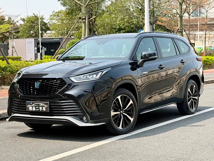 Toyota Crown Kluger, 2023 — купить в Самаре под ключ