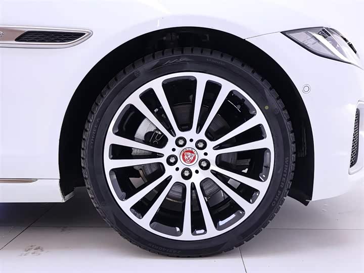 Jaguar XF L, 2024 — фото 6 из 9