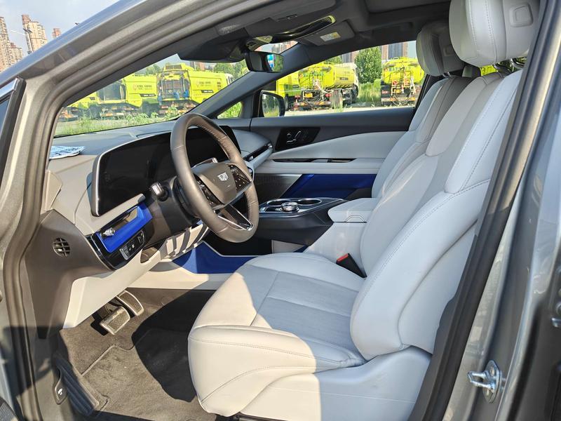 Cadillac Optiq, 2024 — фото 9 из 11