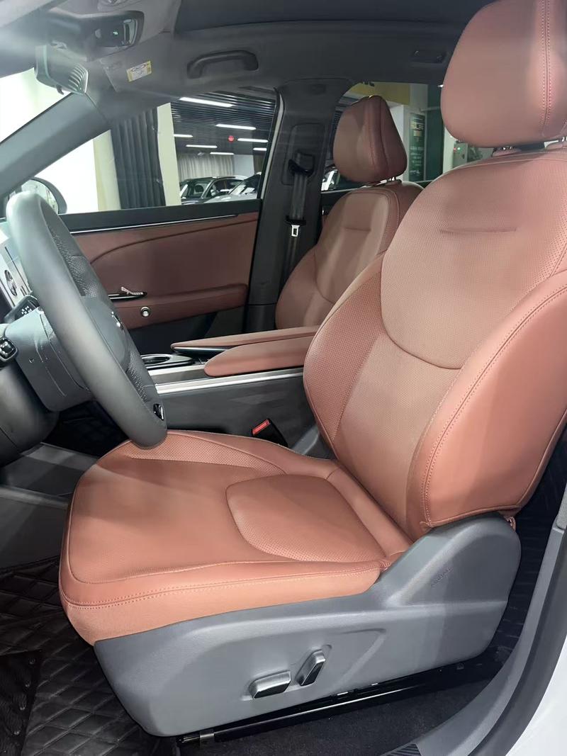 BAIC Arcfox Alpha T5, 2026 — фото 9 из 12