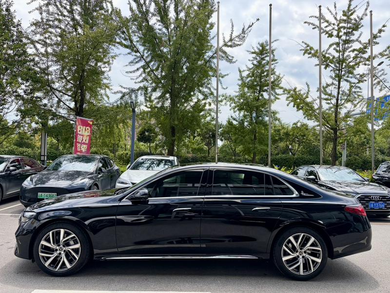 Mercedes-Benz E-Class, 2024 — фото 4 из 12