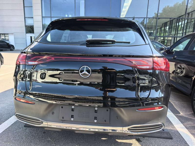 Mercedes-Benz EQE SUV, 2025 — фото 5 из 10