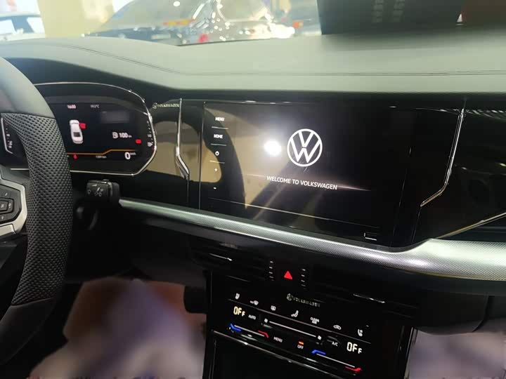 Volkswagen Passat, 2025 — фото 8 из 9