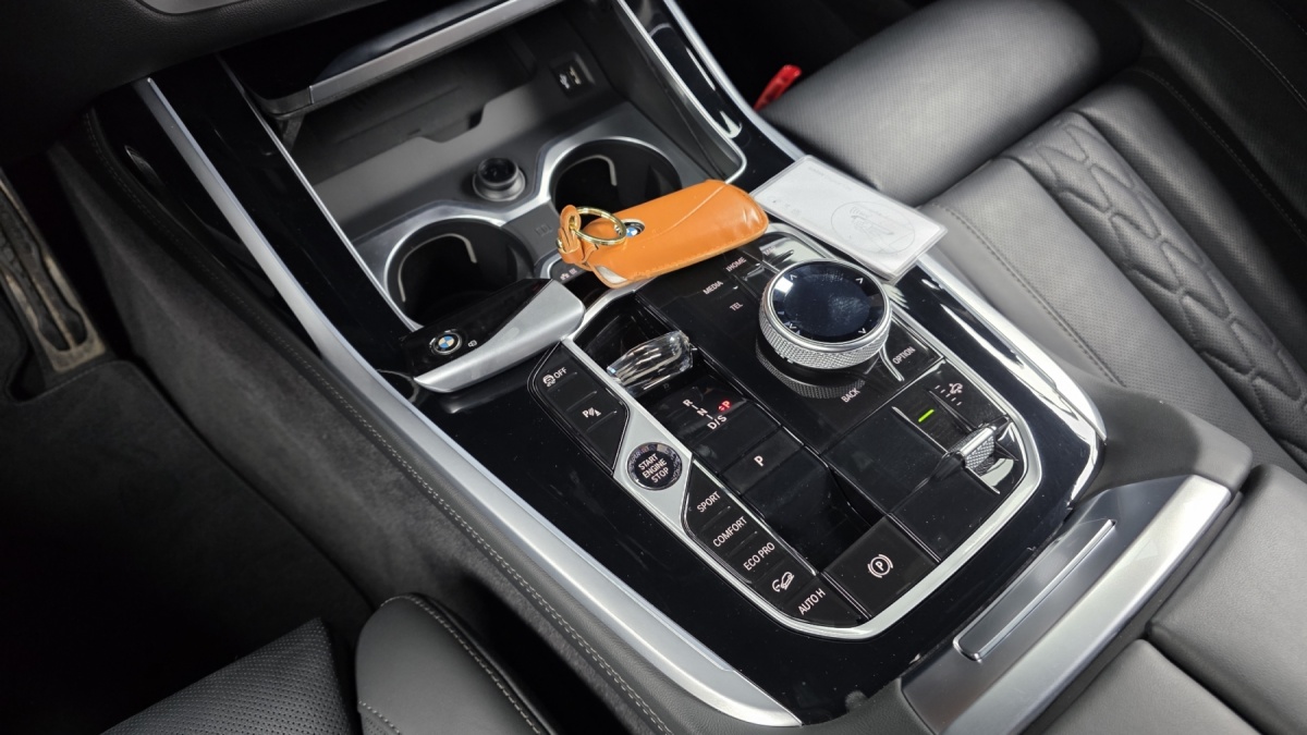 BMW X7, 2024 — фото 9 из 12