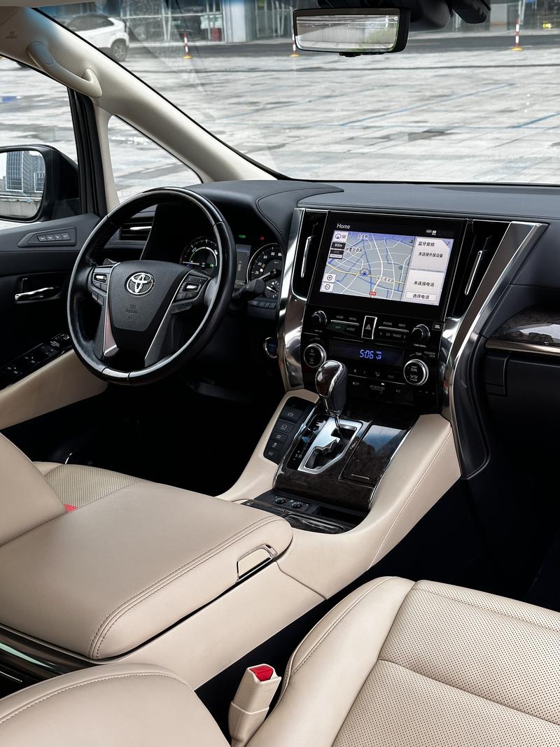 Toyota Vellfire, 2022 — фото 4 из 7