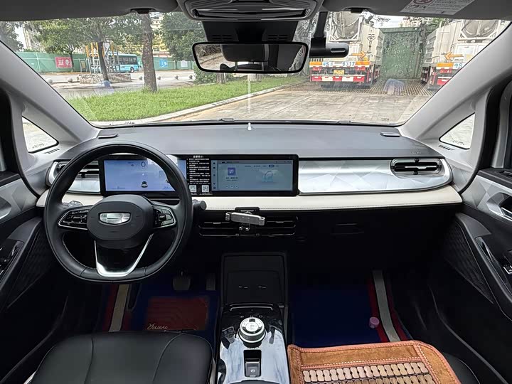 Geely Geometry E Firefly, 2022 — фото 5 из 9