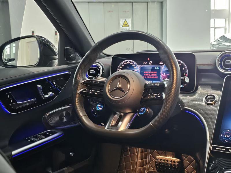 Mercedes-Benz C-Class AMG, 2025 — фото 5 из 9