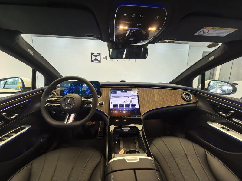 Mercedes-Benz EQE, 2025 — фото 8 из 12