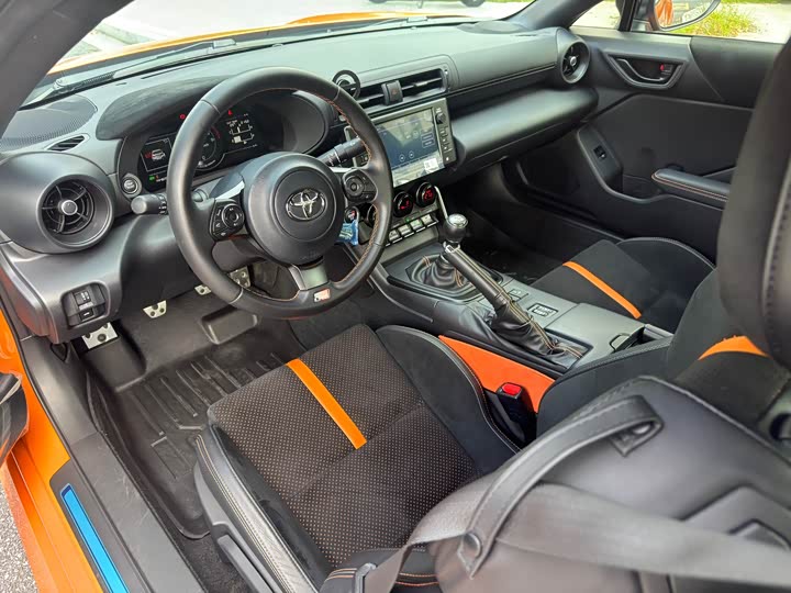 Toyota GR86, 2023 — фото 8 из 9