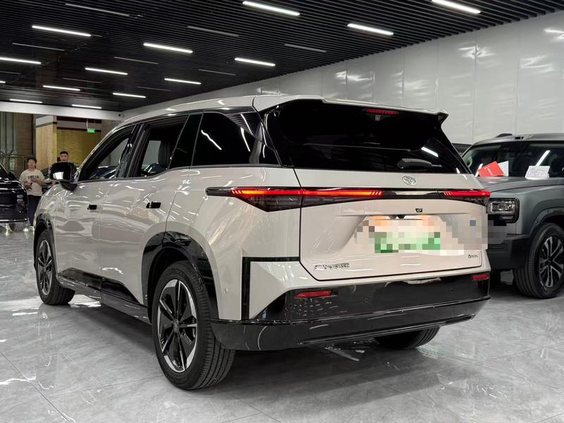Toyota bZ3X, 2025 — фото 4 из 10