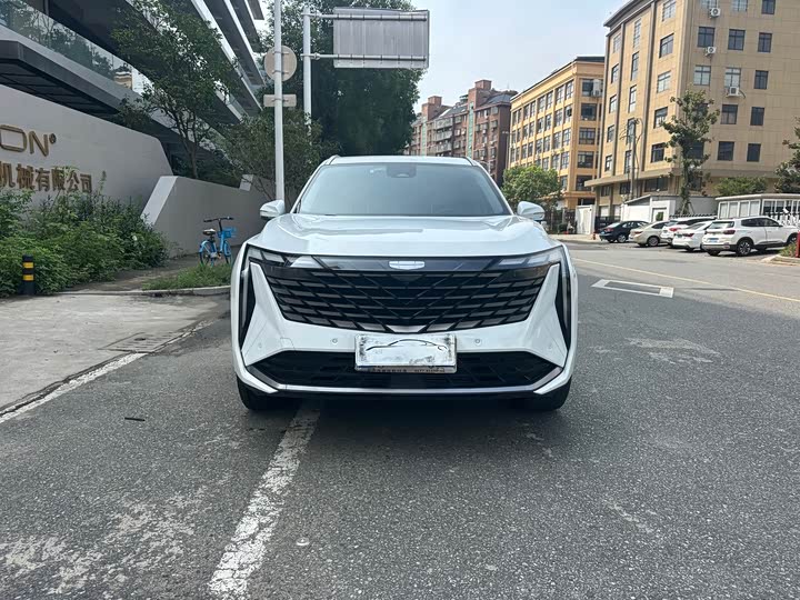Geely Atlas L, 2023 — фото 2 из 9