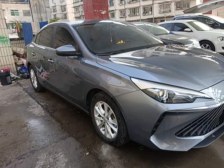 Roewe i5, 2024 — фото 4 из 9
