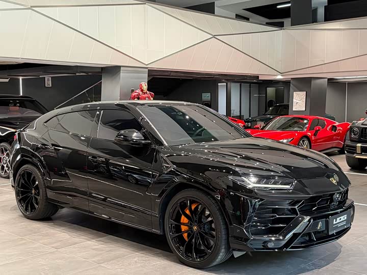 Lamborghini Urus, 2022 — фото 2 из 9
