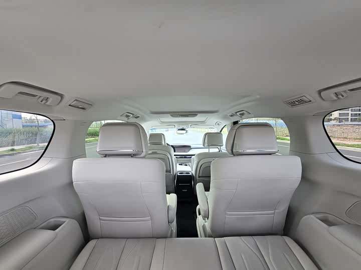 Buick GL8 Hybrid, 2024 — фото 5 из 9