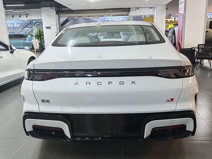 BAIC Arcfox S3, 2026 — фото 4 из 9