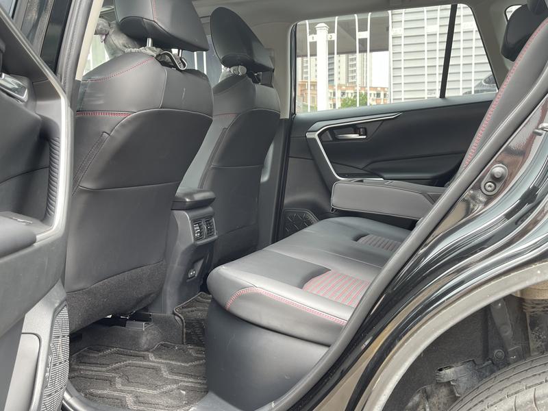 Toyota RAV4 Hybrid, 2022 — фото 12 из 12