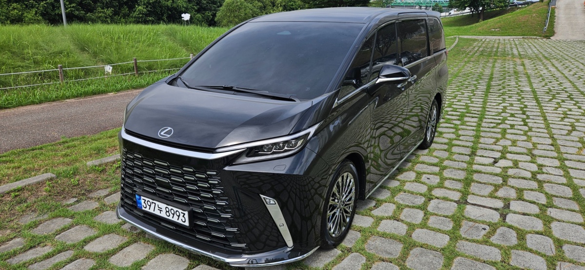 Lexus LM, 2025 — фото 2 из 12