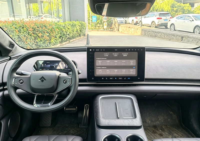 GAC Hyptec A8, 2025 — фото 6 из 9