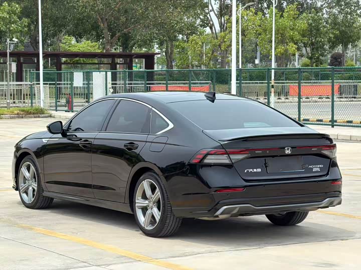 Honda Accord, 2023 — фото 6 из 9