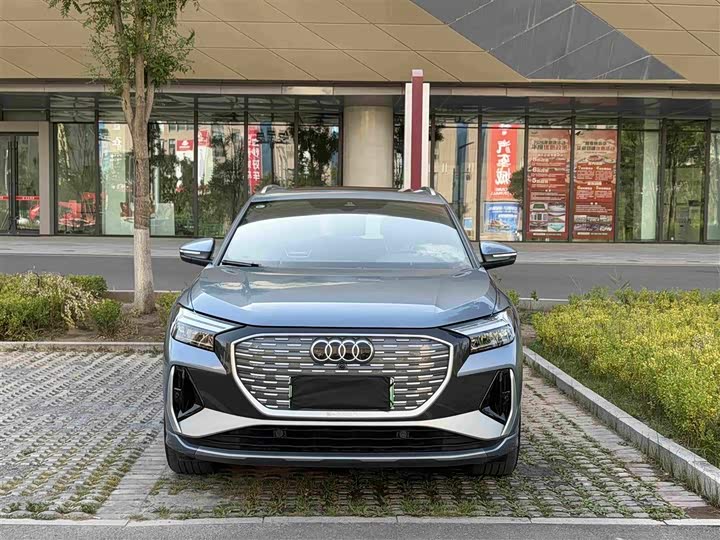 Audi Q4 e-tron, 2024 — фото 2 из 9