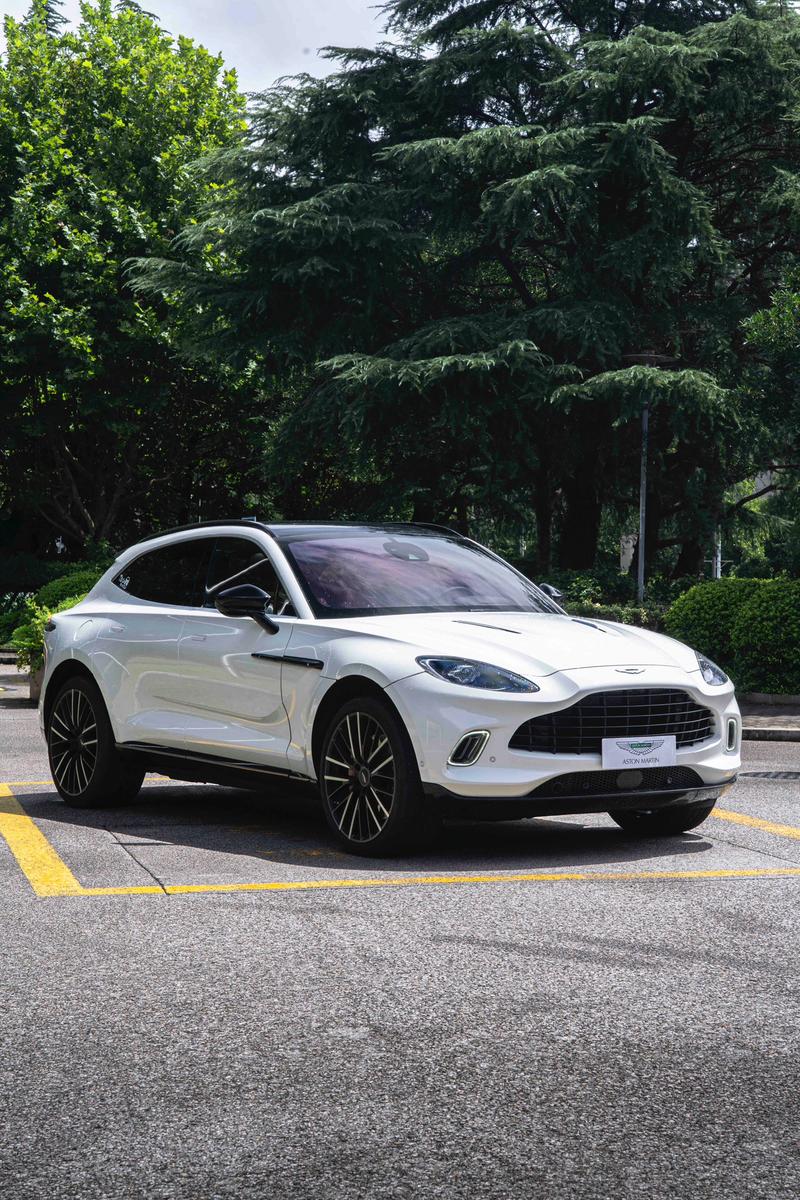 Aston Martin DBX, 2023 — фото 3 из 11