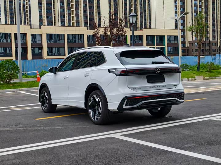 Volkswagen Tiguan L Pro, 2025 — фото 7 из 9