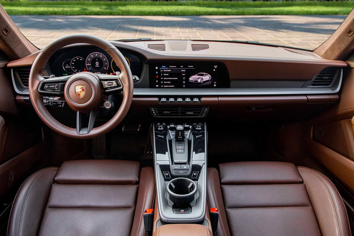 Porsche 911, 2025 — фото 8 из 10