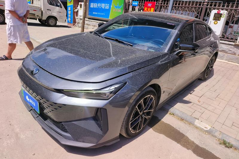 Changan UNI-V Hybrid, 2024 — купить в Воронеже под ключ