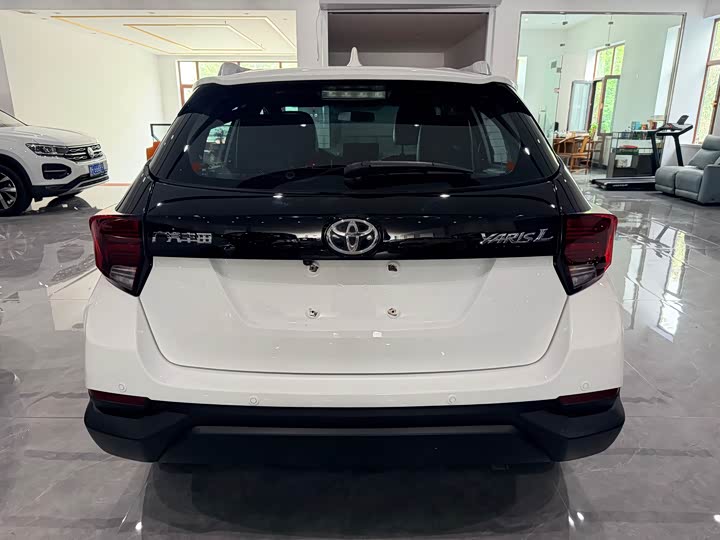 Toyota Yaris L Hatchback, 2022 — фото 5 из 9